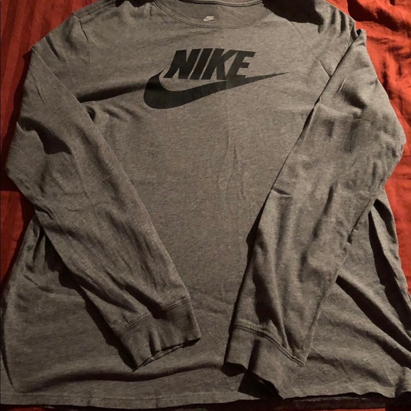 Nike shirt - Picture 1 of 2